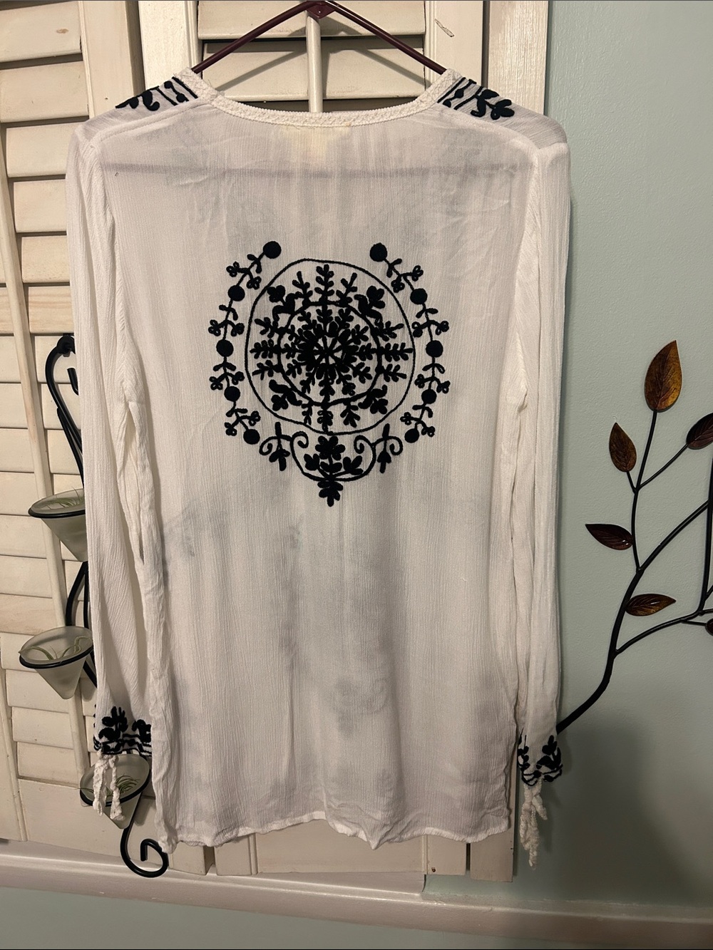 Embroidered White Tunic Top with Black Motif - Picture 6 of 6